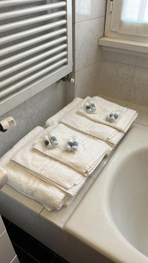 Appartamento Vacanze Romane ภายนอก รูปภาพ